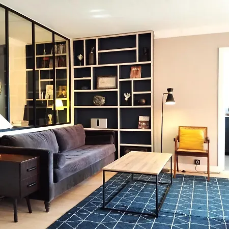 Elegant 48sqm Eiffel - View & Large Terrace شقة