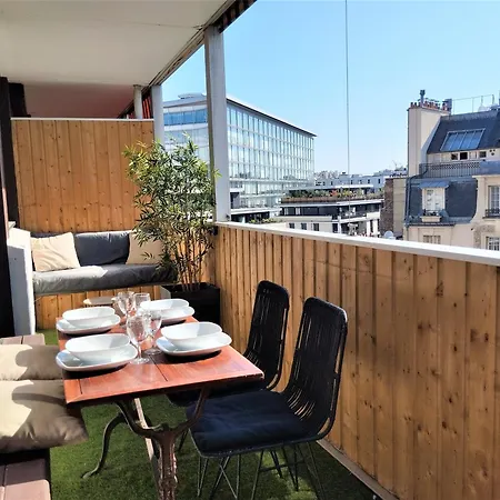 Elegant 48sqm Eiffel - View & Large Terrace شقة باريس