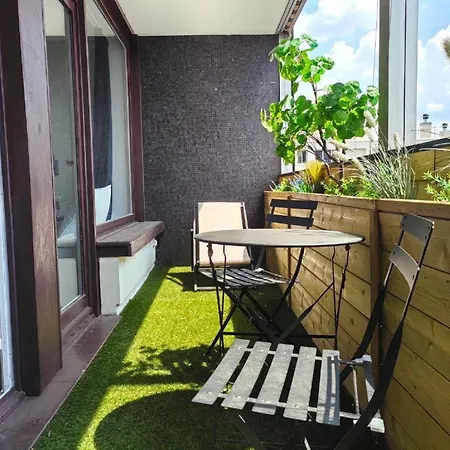 Elegant 48sqm Eiffel - View & Large Terrace パリ