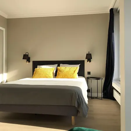 Elegant 48sqm Eiffel - View & Large Terrace * Parijs