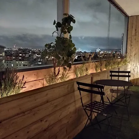 アパート Elegant 48sqm Eiffel - View & Large Terrace パリ