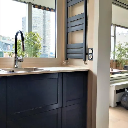 Elegant 48sqm Eiffel - View & Large Terrace