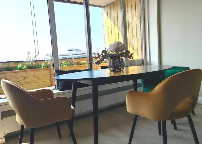 Elegant 48sqm Eiffel - View & Large Terrace