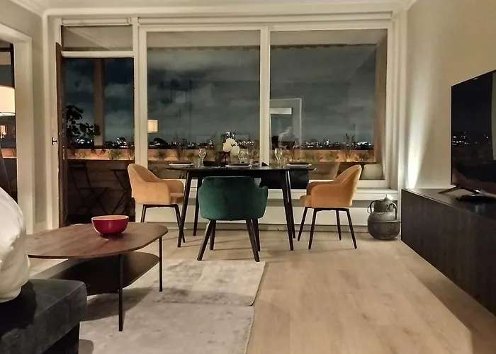 Elegant 48sqm Eiffel - View & Large Terrace