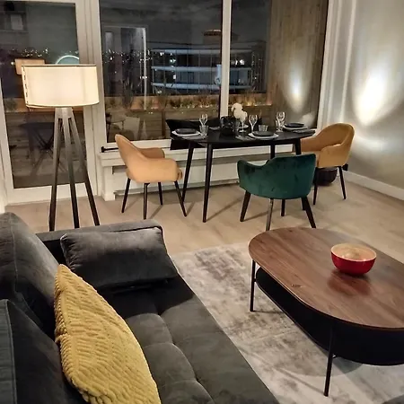 Elegant 48sqm Eiffel - View & Large Terrace